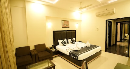 Chandra Imperial Room Type - Deluxe Room with Work Desk Chandra Imperial Room Type - Deluxe Room with Work Desk