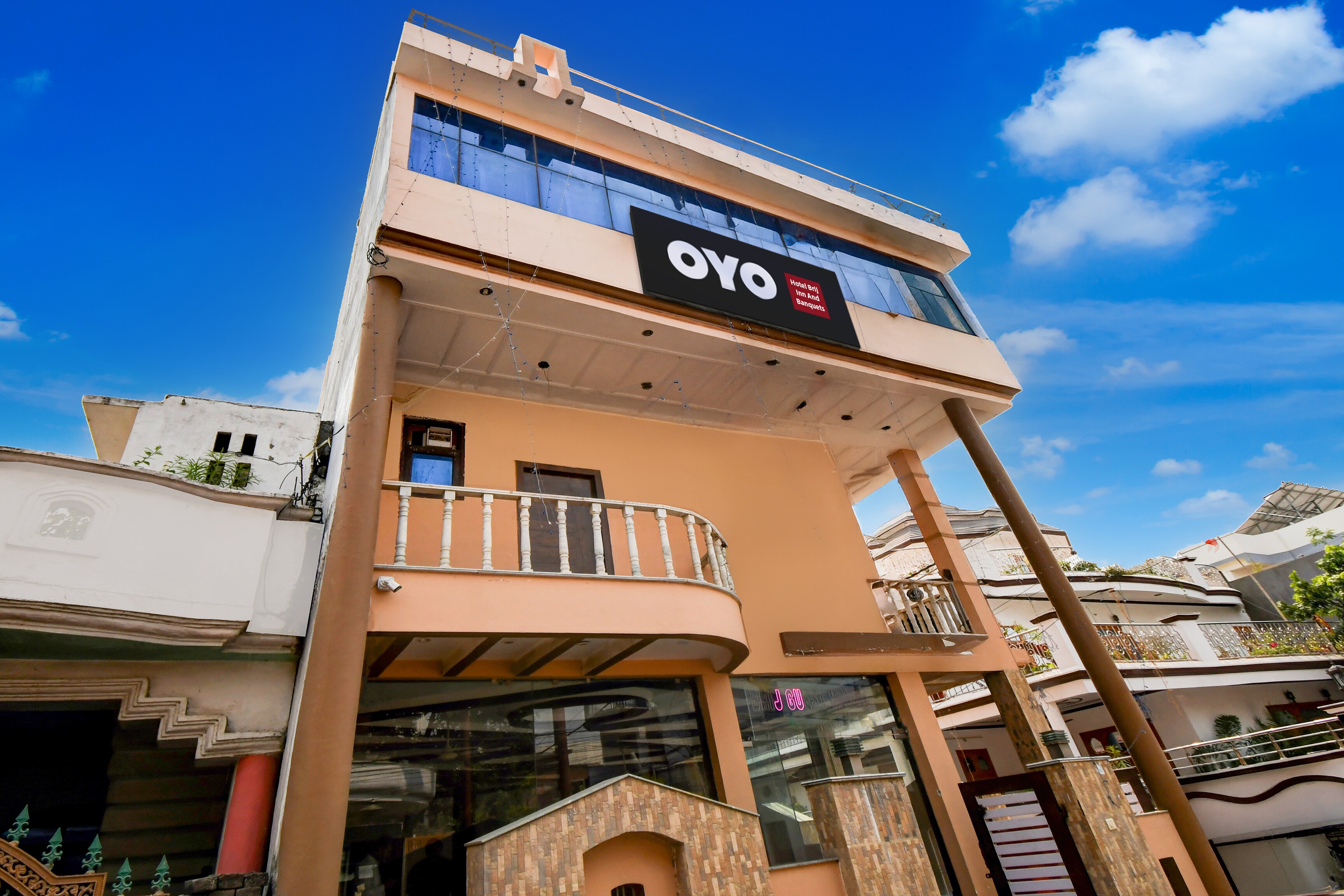 Hotel O Brij Inn and Banquets - Tap to explore photos