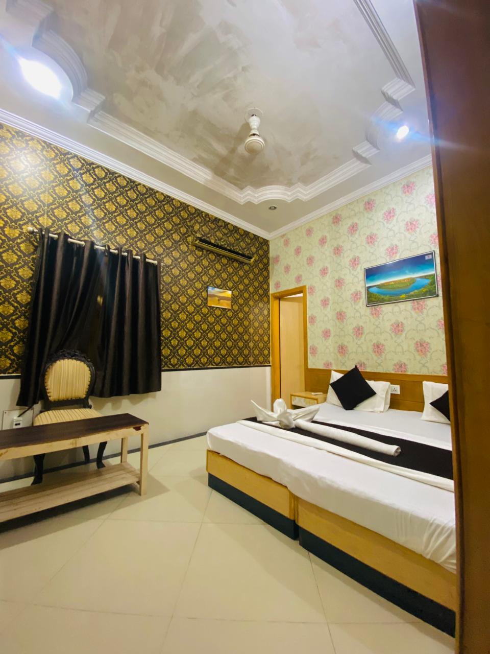 Hotel Payal - Tap to explore photos