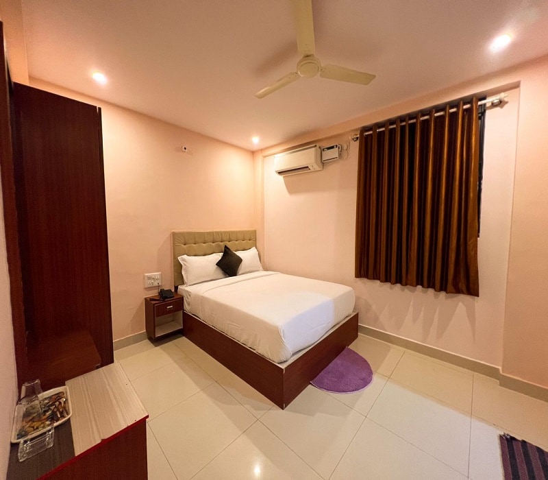 Hotel InTourist by Agira Hotel - Tap to explore photos