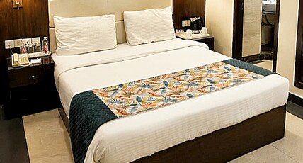 Hotel DS Clarks Inn Gurgaon Room Type - Deluxe room with Double Bed