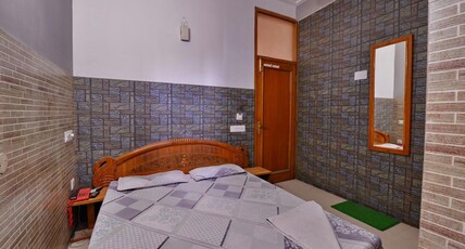 Hotel Anant Room Type - Deluxe AC Rooms