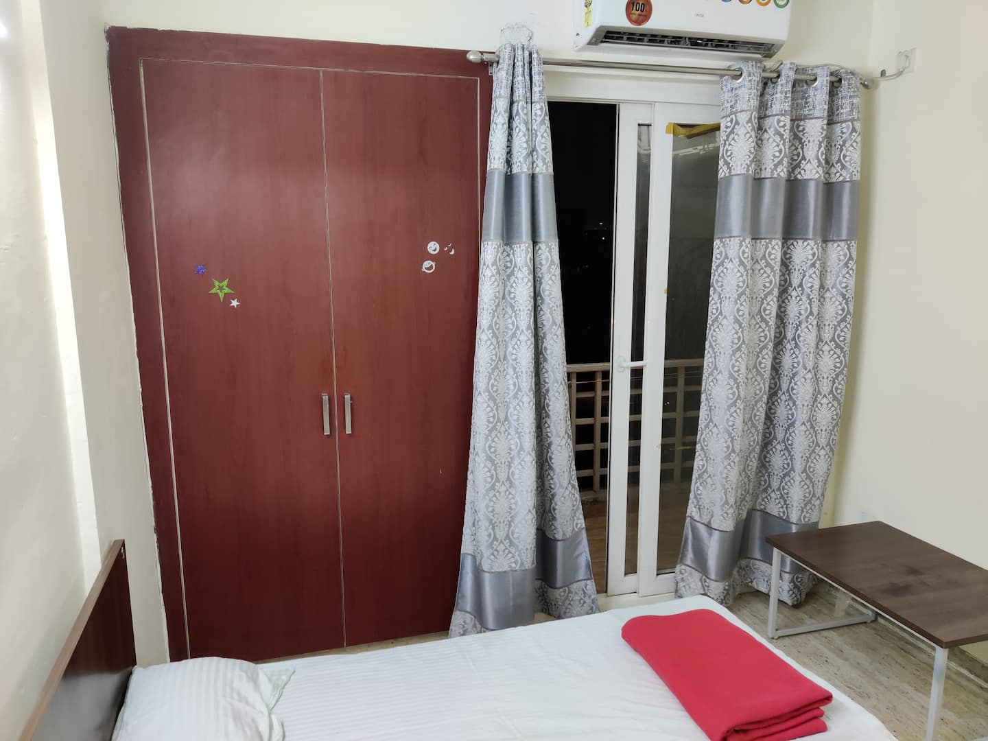 Cosy Apartment with All the Amenities - Tap to explore photos