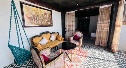 9 Bows - Landour Room Type - Sound - Swar Room