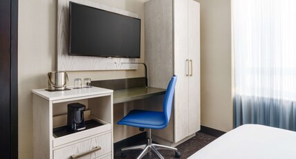DoubleTree by Hilton Hotel New York Times Square West Room Type - 2 DOUBLE BEDS STANDARD