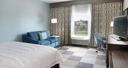 Hampton Inn & Suites by Hilton Stillwater West Room Type - 1 KNG ACCESSIBLE TUB NS