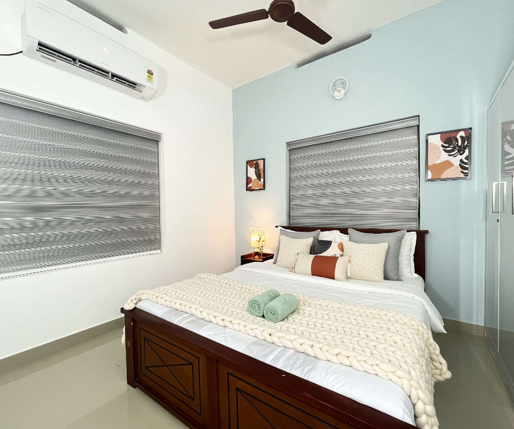 VAR - Sea Haus: AC 4BHK, 9 min walk to beach - Tap to explore photos