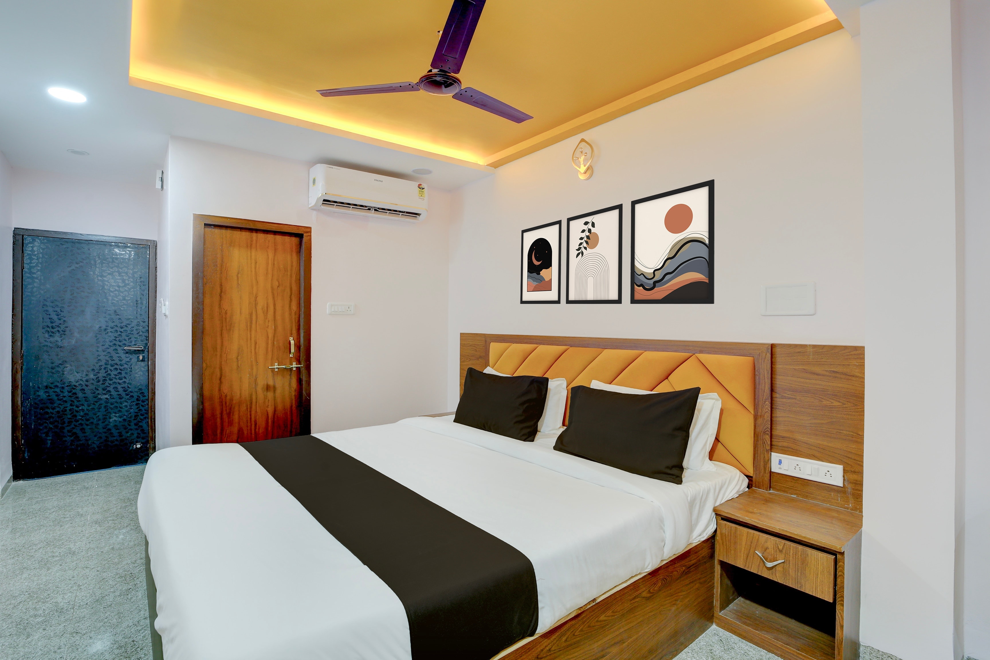 HOTEL O SHAURYA PALACE GUEST HOUSE - Tap to explore photos