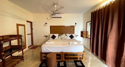 Mare Holidays Room Type - DELUXE GROUND FLOOR SEA FACING AC ROOM