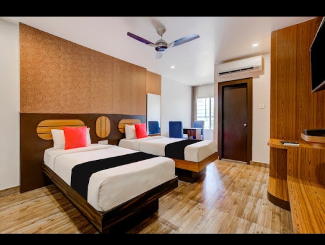 Hotel West Inn - Tap to explore photos