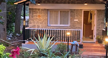 Yelagiri Villa Room Type - English rustic cottage
