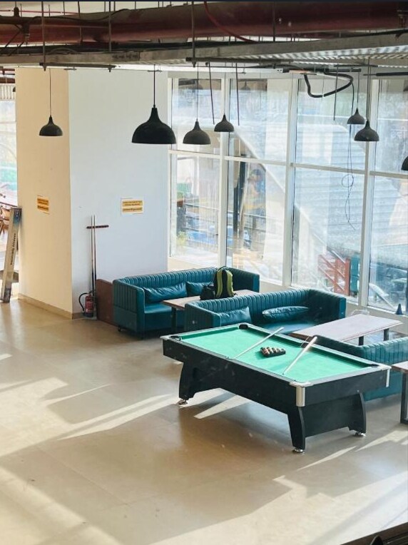 Konnect Inn POD | Near IGI Airport & Opposite NDLS - Tap to explore photos