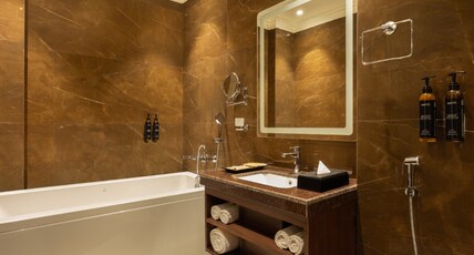 Clarks Inn Suites, Dhanbad Room Type - Suite Room