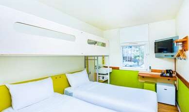 ibis budget Canberra Room Type - 2 Single Beds and 1 Single bed