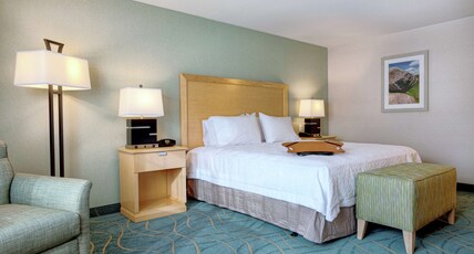 Hampton by Hilton Bar Harbor Room Type - 1 KNG ACCESSIBLE TUB NS