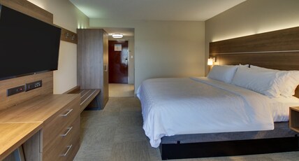Holiday Inn Express Horse Cave Room Type - 1 King Stndrd Communications Accessible