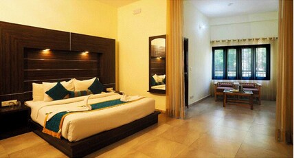 HOTEL HOLIDAY HIGHLIGHT Room Type - EXECUTIVE Room
