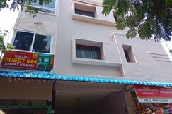 VARAHA GUEST INN LUXURY ROOMS