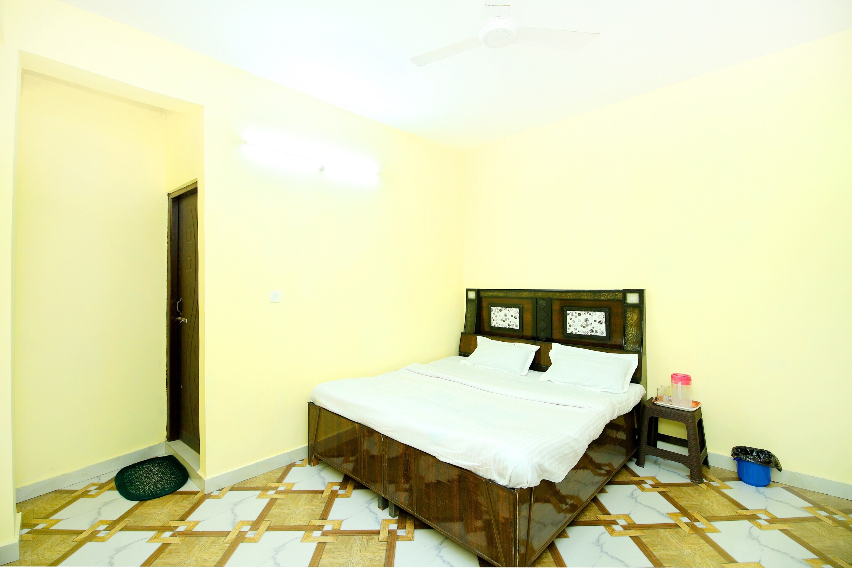 OYO Flagship Doon View Home Stay - Tap to explore photos