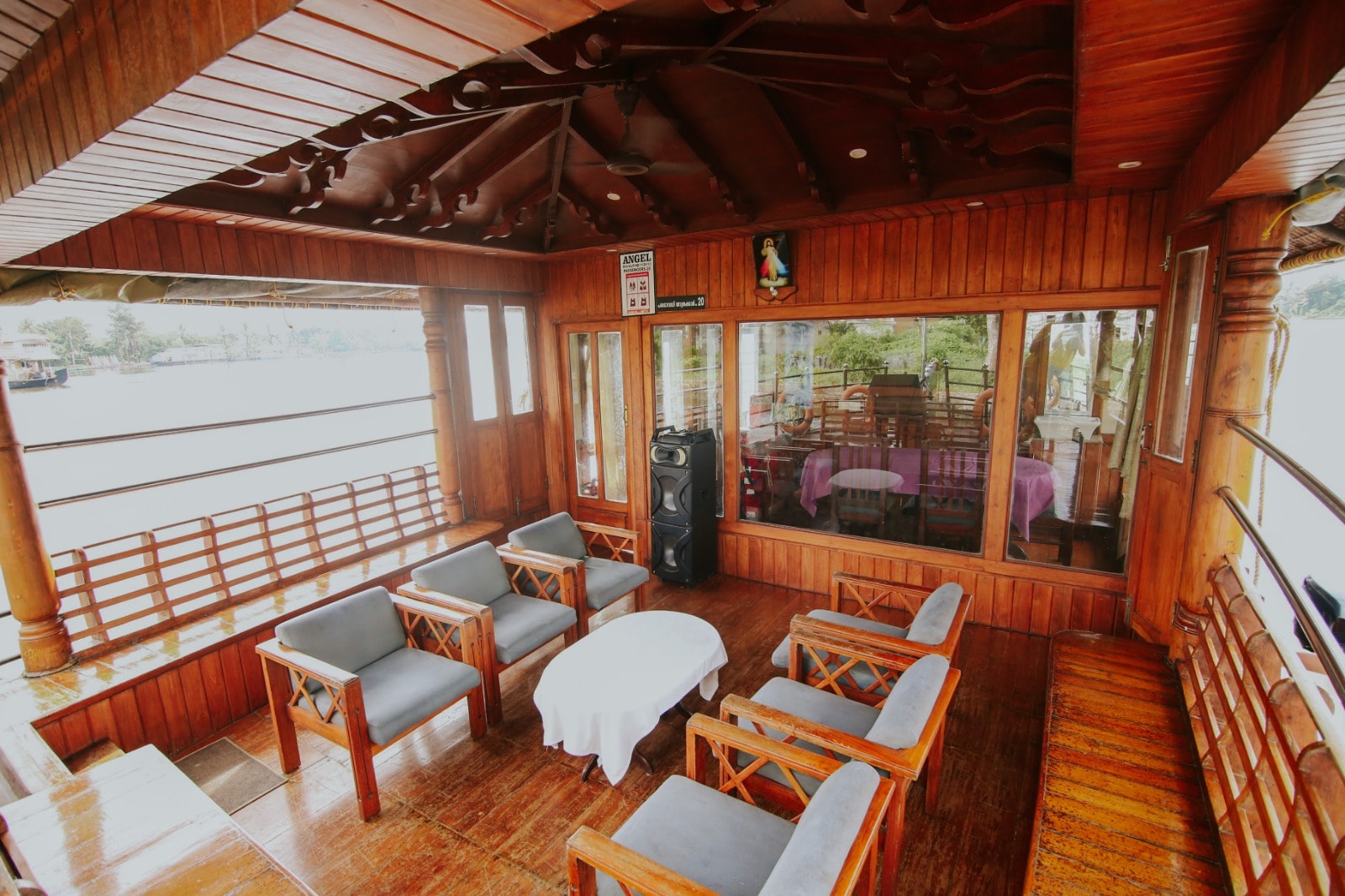 Symphony Houseboats - Tap to explore photos