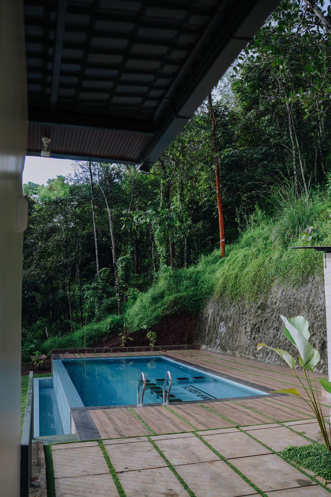 Camplight Stays | 3 Bedroom with Infinity Pool - Tap to explore photos