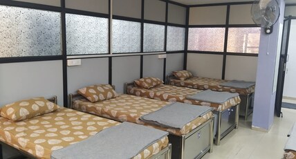 Shiv Sai Dormitory Vadodara Room Type - Female Dormitory | AC