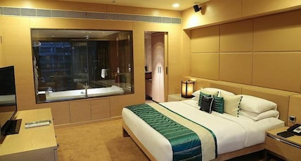 Sahara Star Room Type - Neptune Premier Suites (Lagoon Facing)
