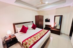 Hotel The Paramont Near Delhi IGI Airport