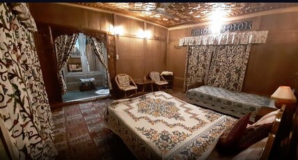 Heritage Shreen Houseboat Room Type - Super Deluxe Room Exotic Shreen