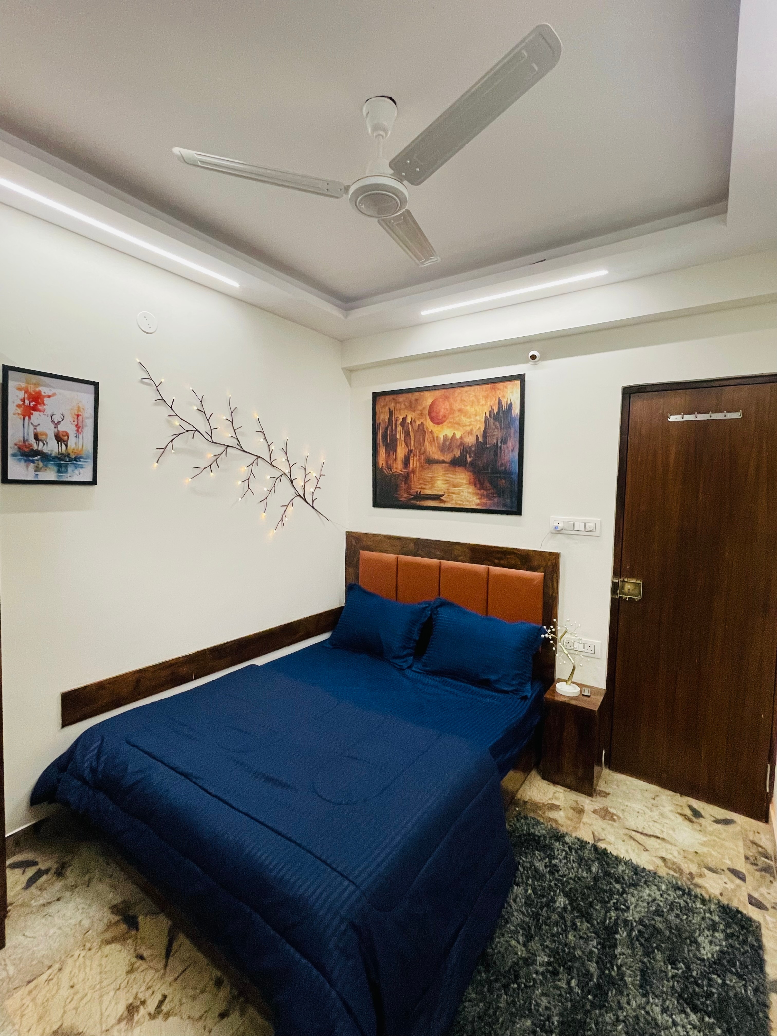 Luxury 2BHK Apartment in BTM 2nd Stage | ZELORA - Tap to explore photos