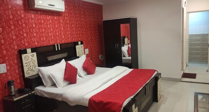 Hotel Shanti Guest House Room Type - Deluxe Rooms Hotel Shanti Guest House Room Type - Deluxe Rooms