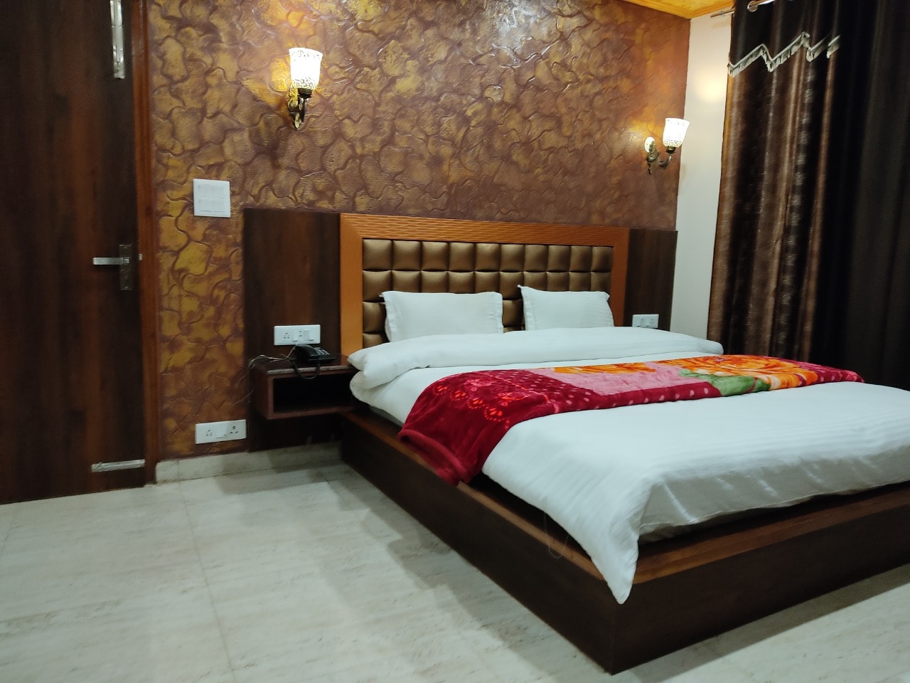 LajGuru Always Welcome Bed and Breakfast - Tap to explore photos