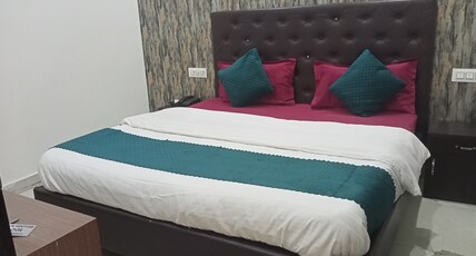 Hotel The Venture Room Type - Deluxe Rooms Free Wi-Fi