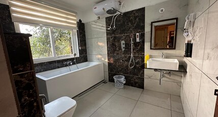 Coorg JungleMist Room Type - Independent Wooden Cottage Suit AC with Bathtub