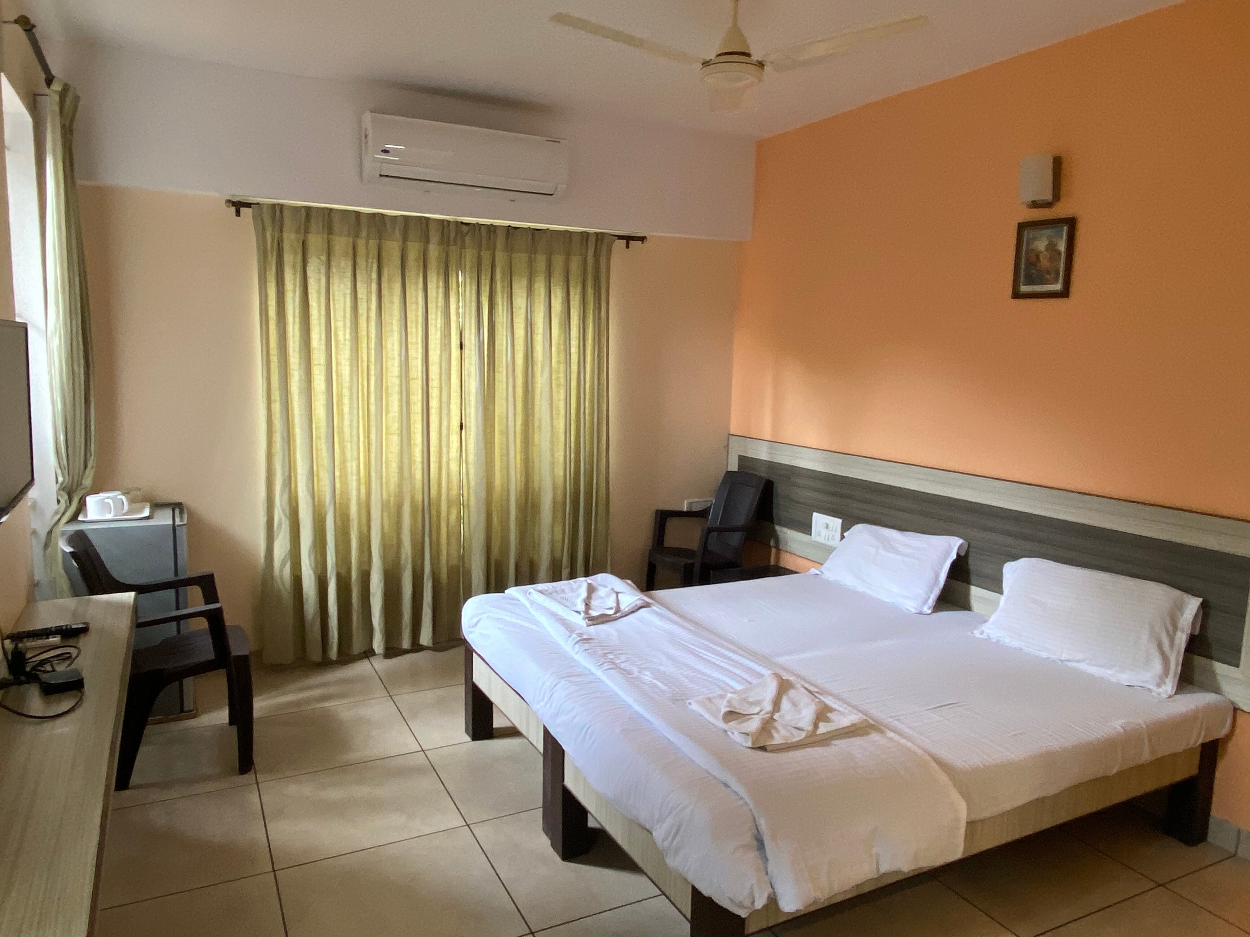 Succour Sweeny rooms and apartments near Baga beach - Tap to explore photos