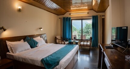 Hotel Falcon Crest Room Type - Deluxe Room with Hill and Valley View
