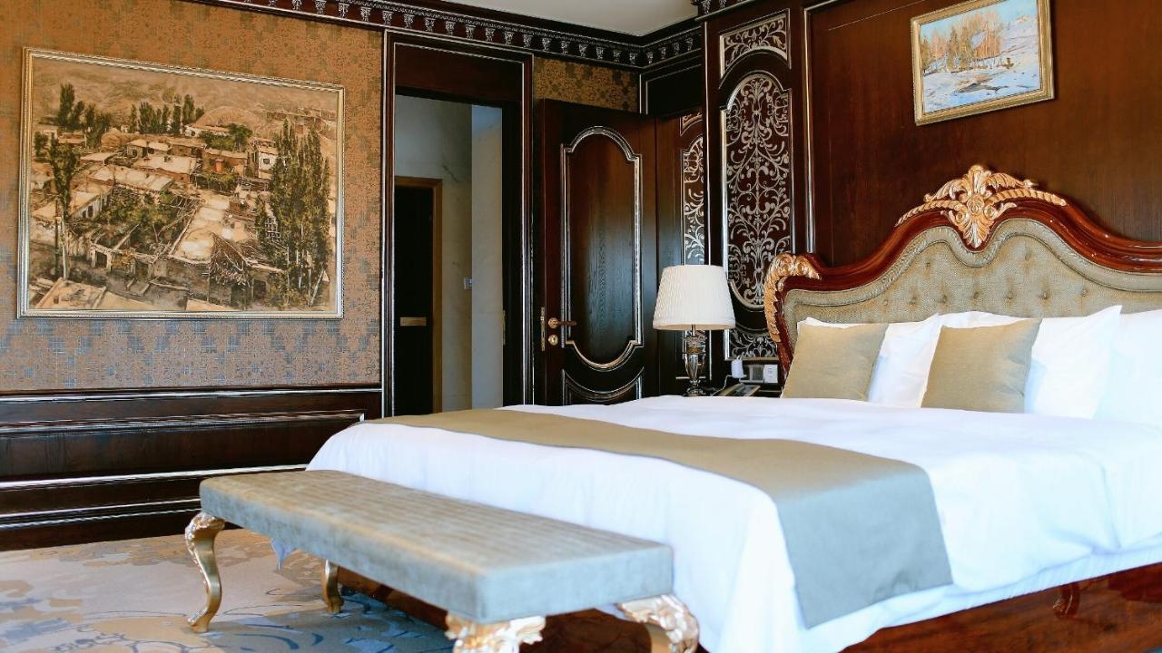 Hotels & Preference Hualing Tbilisi - Tap to explore photos