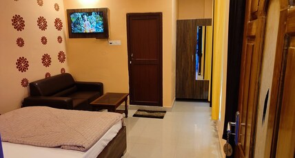 Hotel Rajshree international Room Type - Deluxe AC Room