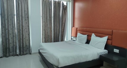 Hotel O Seven Axis Hotels By 4 Square Room Type - Classic