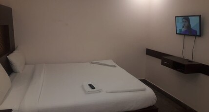 Starlight Hotels MYLAPORE Room Type - Deluxe Room With Twin Bed