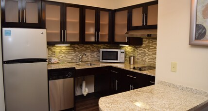 Staybridge Suites Syracuse Liverpool Room Type - 1 Bedroom Suite 1 King