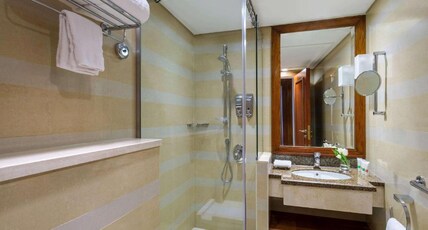 Swissotel Al Maqam Room Type - Classic Room City View (Single and Double) Swissotel Al Maqam Room Type - Classic Room City View (Single and Double)