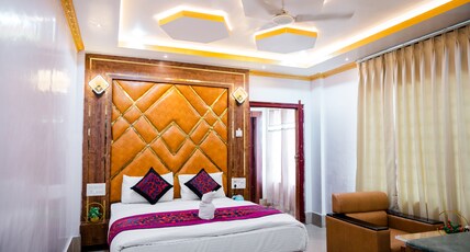 Hotel Country Inn Room Type - Deluxe King AC