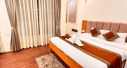 Hues Of Varanasi | By the Ganges Room Type - Premium Double Room | Grand River View