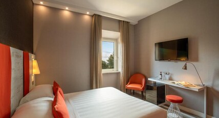 The Guardian Hotel Room Type - Deluxe Room The Guardian Hotel Room Type - Deluxe Room