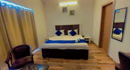 Hotel Arrow 19 Room Type - Super Deluxe Room