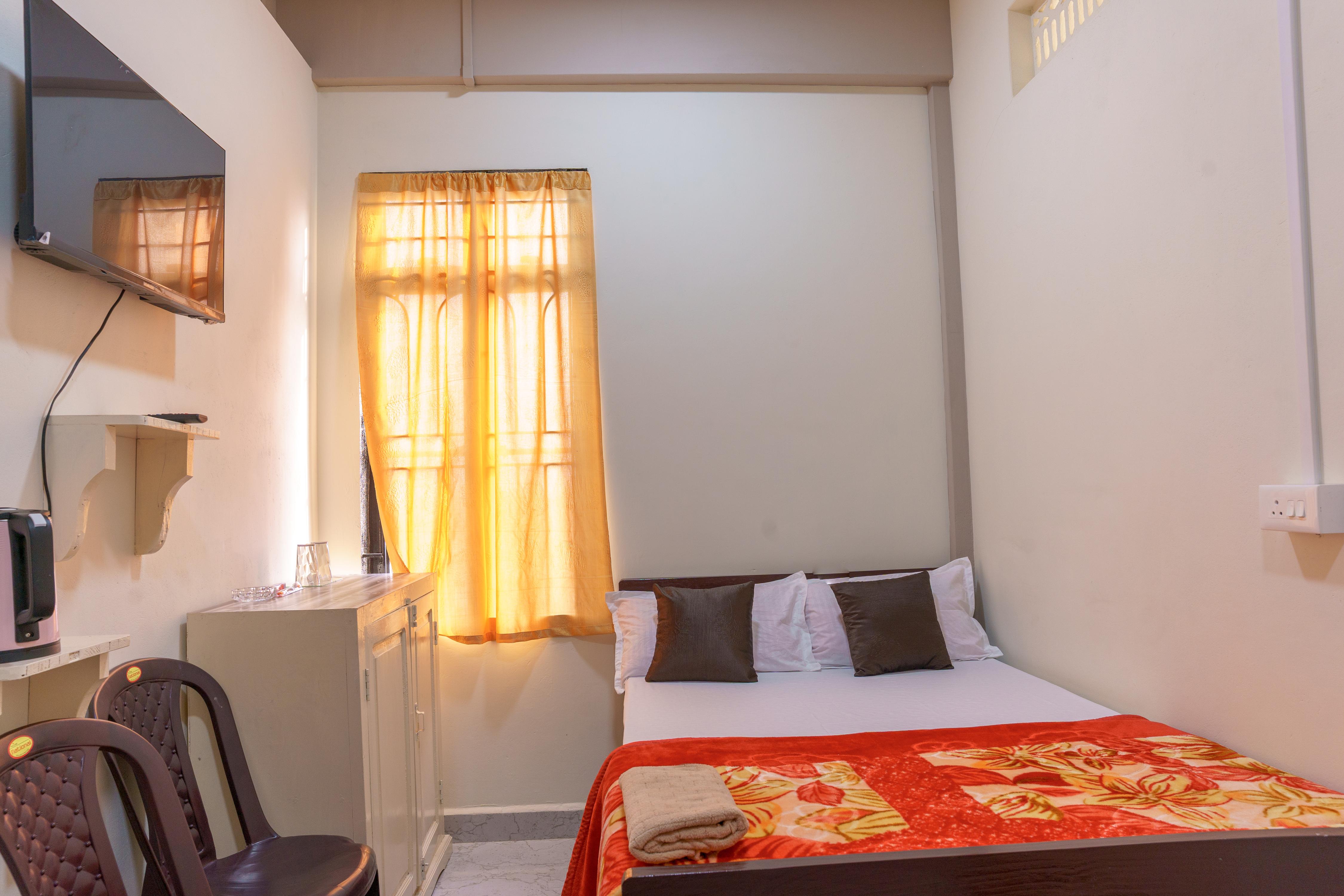 HALARI GUESTHOUSE - Tap to explore photos