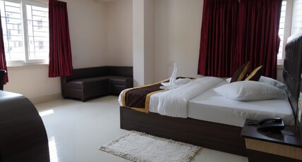 HOTEL PINEWOOD Room Type - SUPER DELUXE