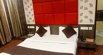 Hotel Mahadev Villa Room Type - Deluxe AC Room