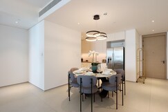 ELIVAAS Curated Beachfront 2B with Sea & Ain Dubai Views